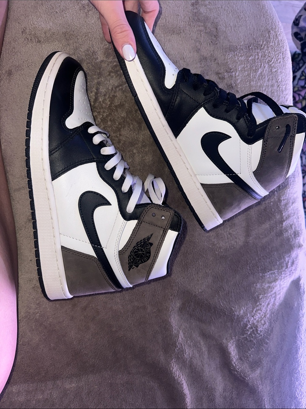 Nike Jordan 1 Mochas